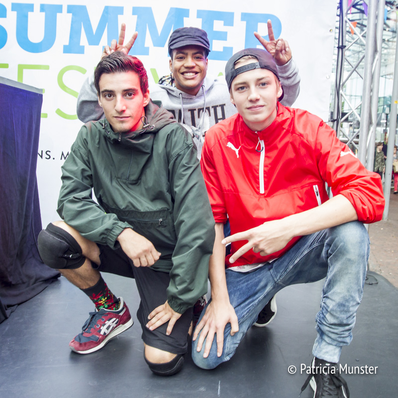 Breakdancers poseren