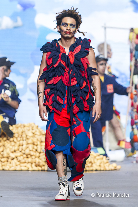 Bas Kosters 'My paper crown' at Amsterdam Fashion Week