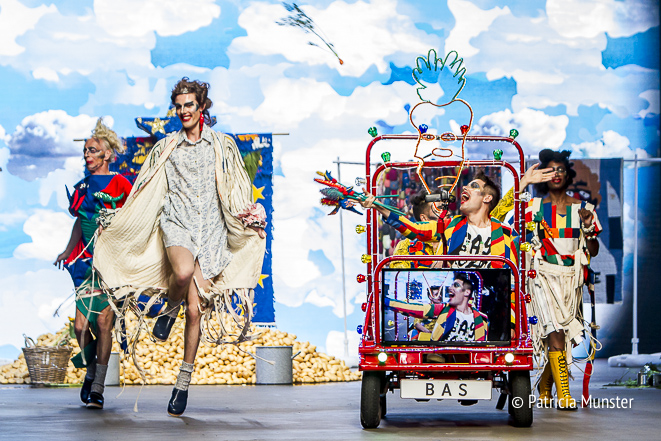 Party time at Bas Kosters 'My paper crown' at Amsterdam Fashion Week