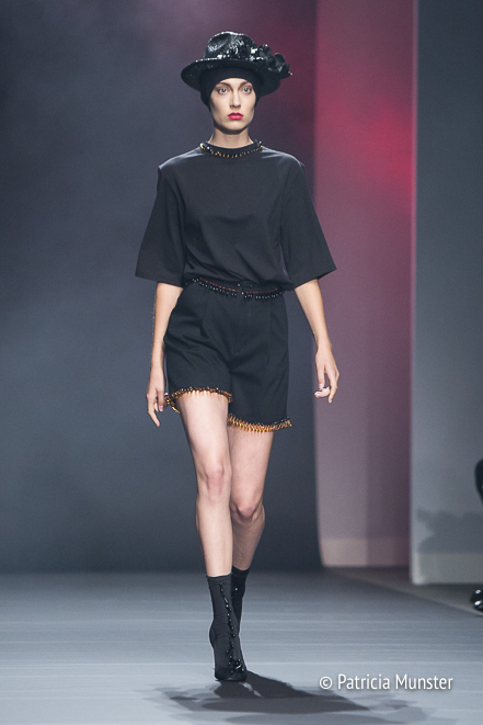 Merel van Glabbeek at Amsterdam Fashion Week with Mexican influences